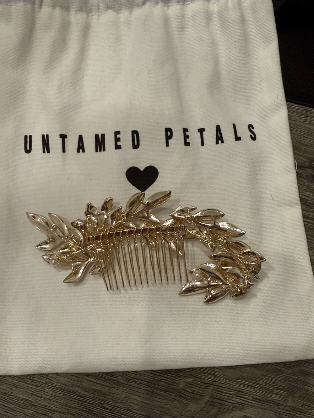 Untamed Petals hair accessory - Picture 3 of 3